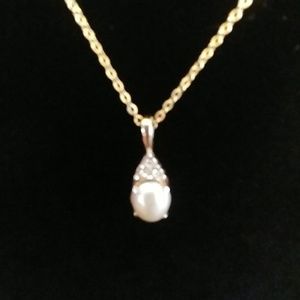 Pretty crystal-and-pearl-drop-style necklace